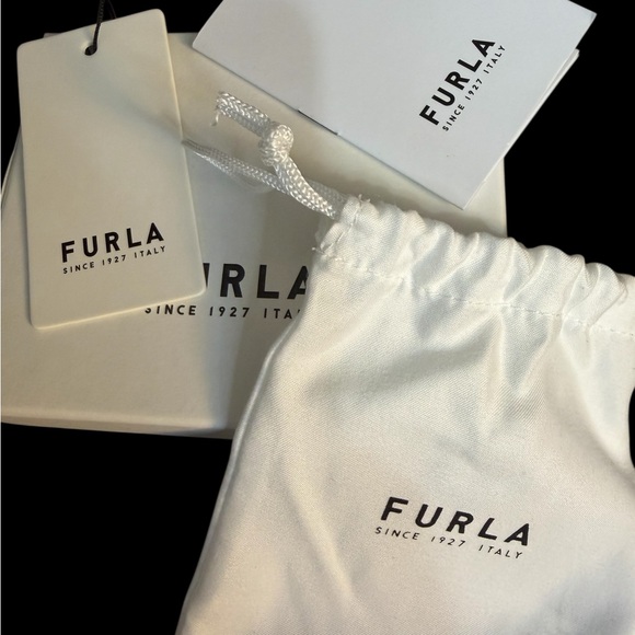 Furla Card Holder in Power Pink W/Box & Dust Bag (A755) - Picture 5 of 5